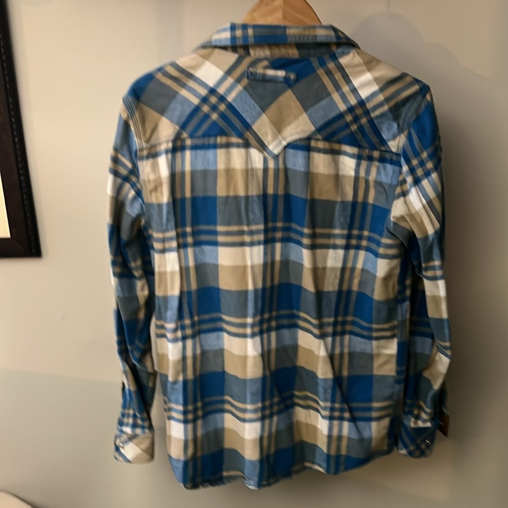 Med, Legendary Whitetails button down - Picture 2 of 3
